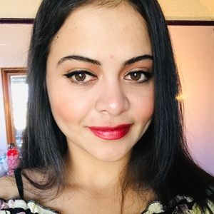 Meet your Posher, Aura